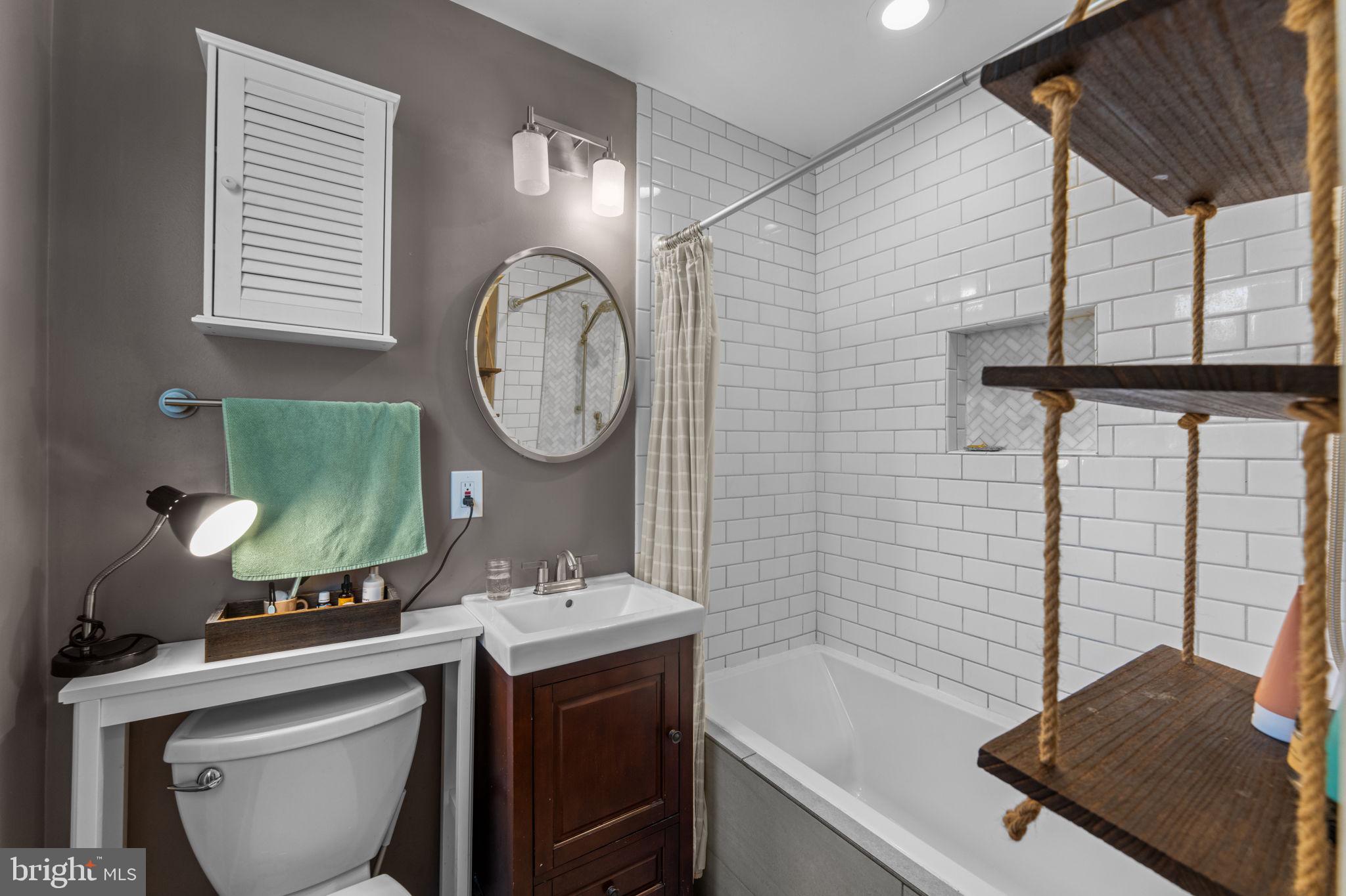 4702 LONGFELLOW STREET