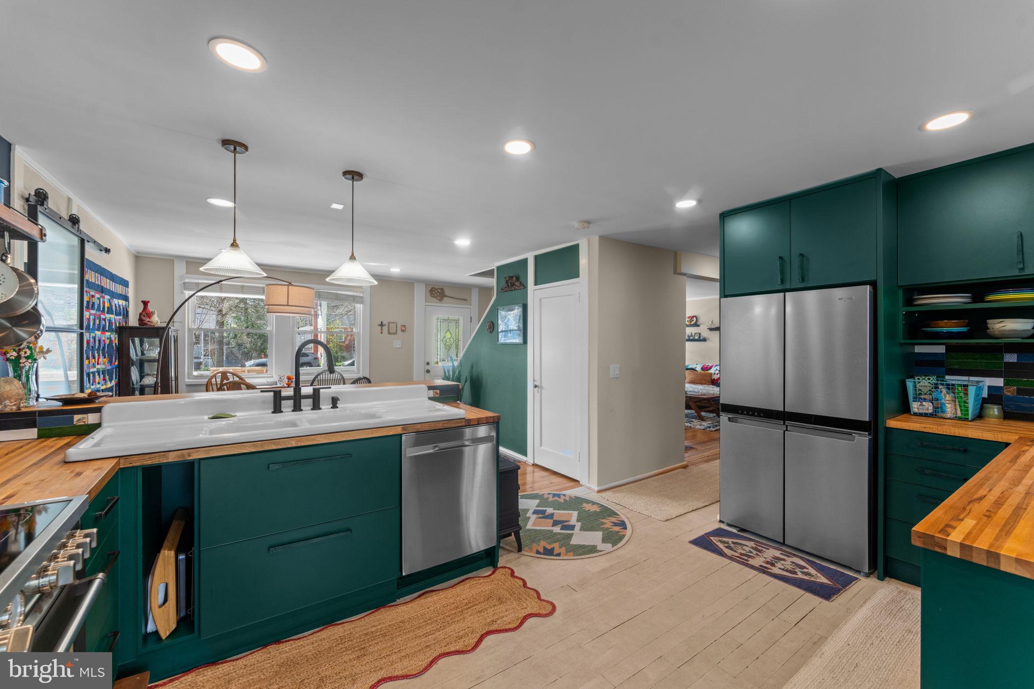 4702 LONGFELLOW STREET