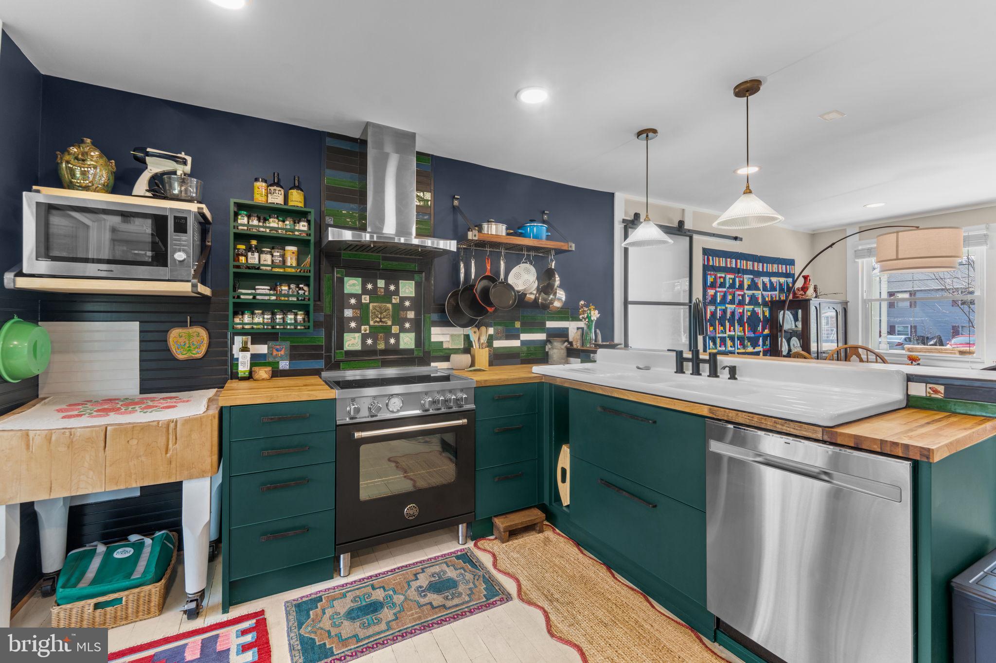 4702 LONGFELLOW STREET