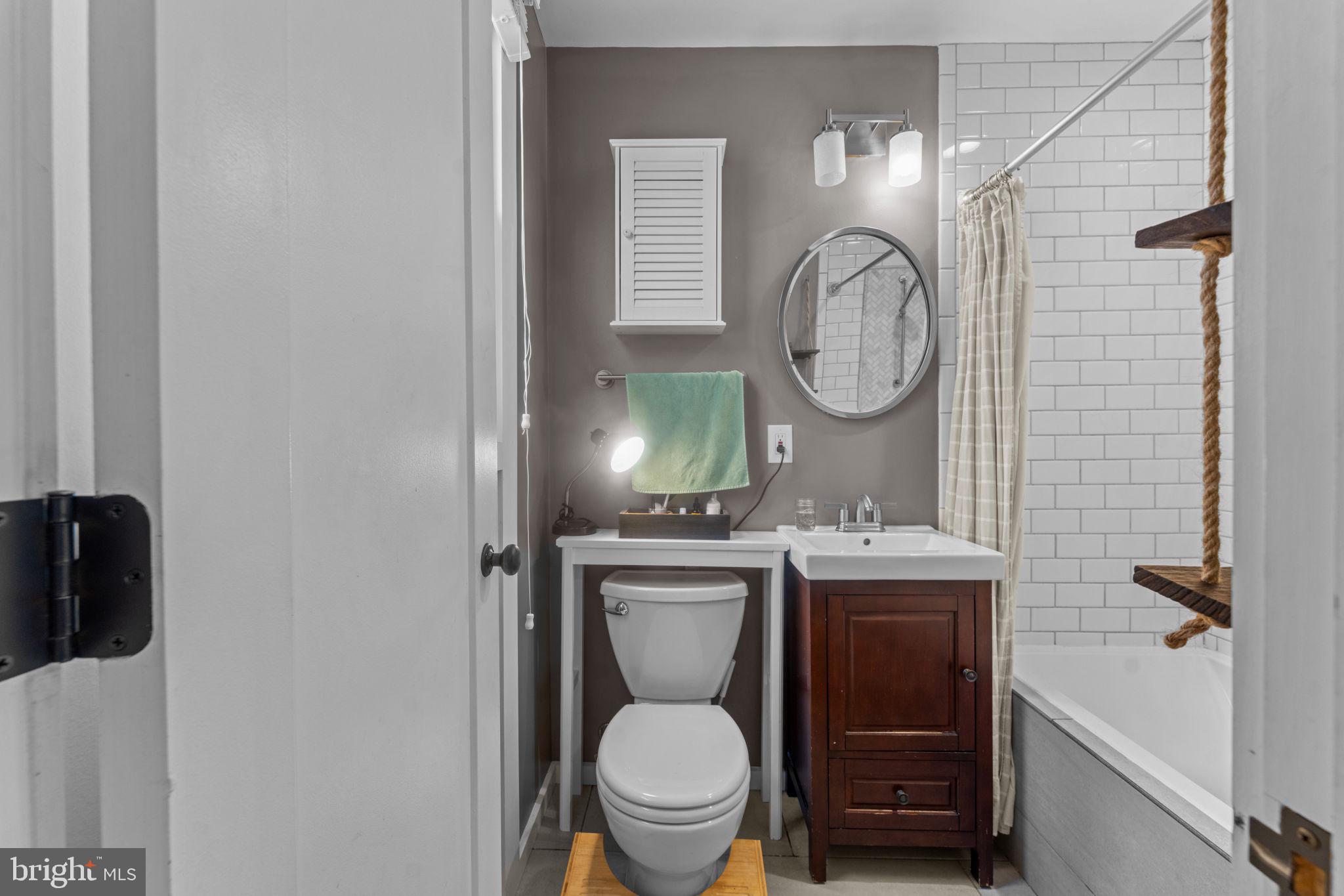 4702 LONGFELLOW STREET