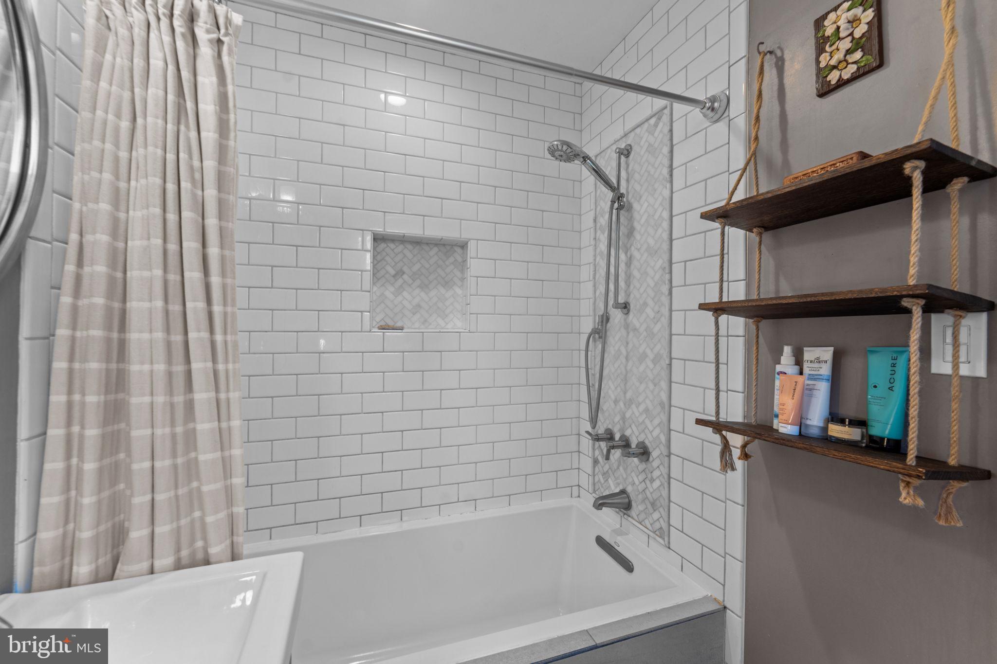 4702 LONGFELLOW STREET