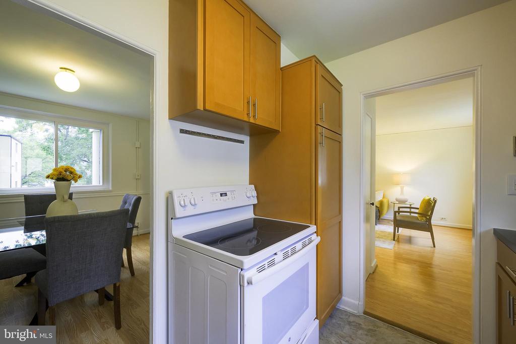 2 GARDENWAY