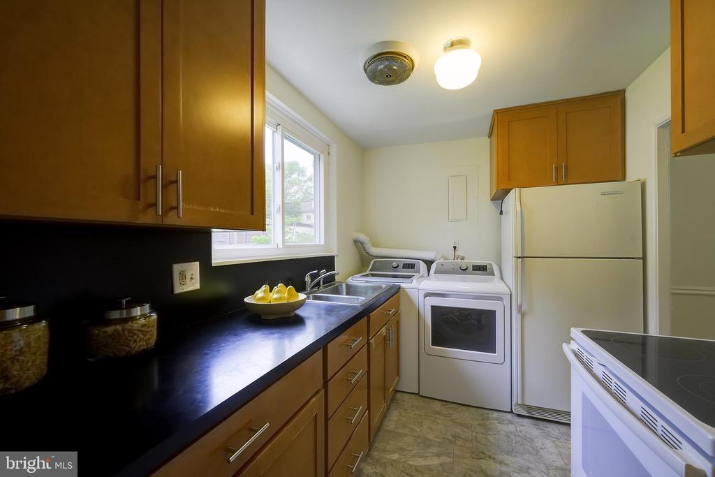 2 GARDENWAY