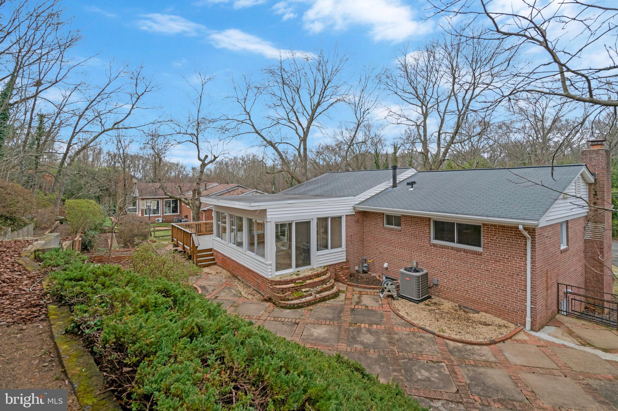 8703 Millbrook Pl