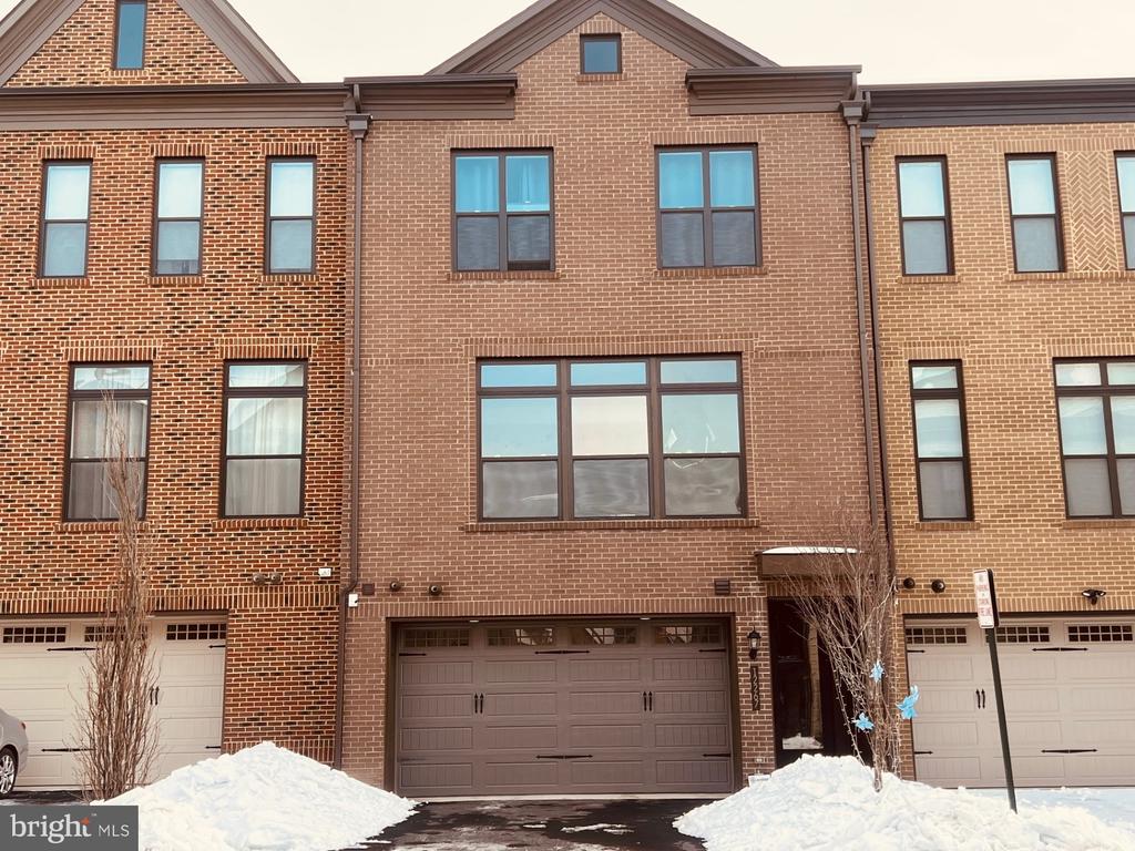 12267 SWEET WILLOW LANE