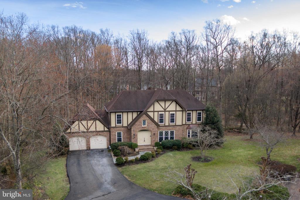 8661 CHASE GLEN CIRCLE