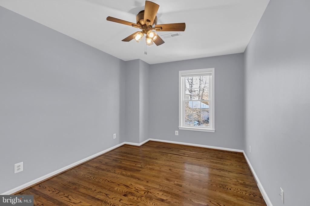 8661 CHASE GLEN CIRCLE