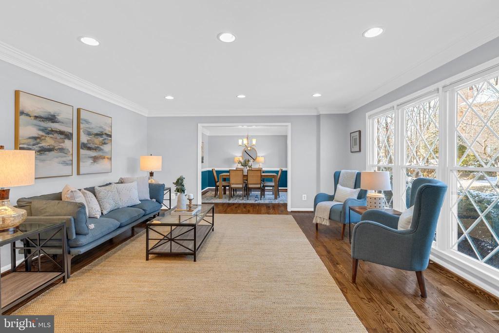 8661 CHASE GLEN CIRCLE
