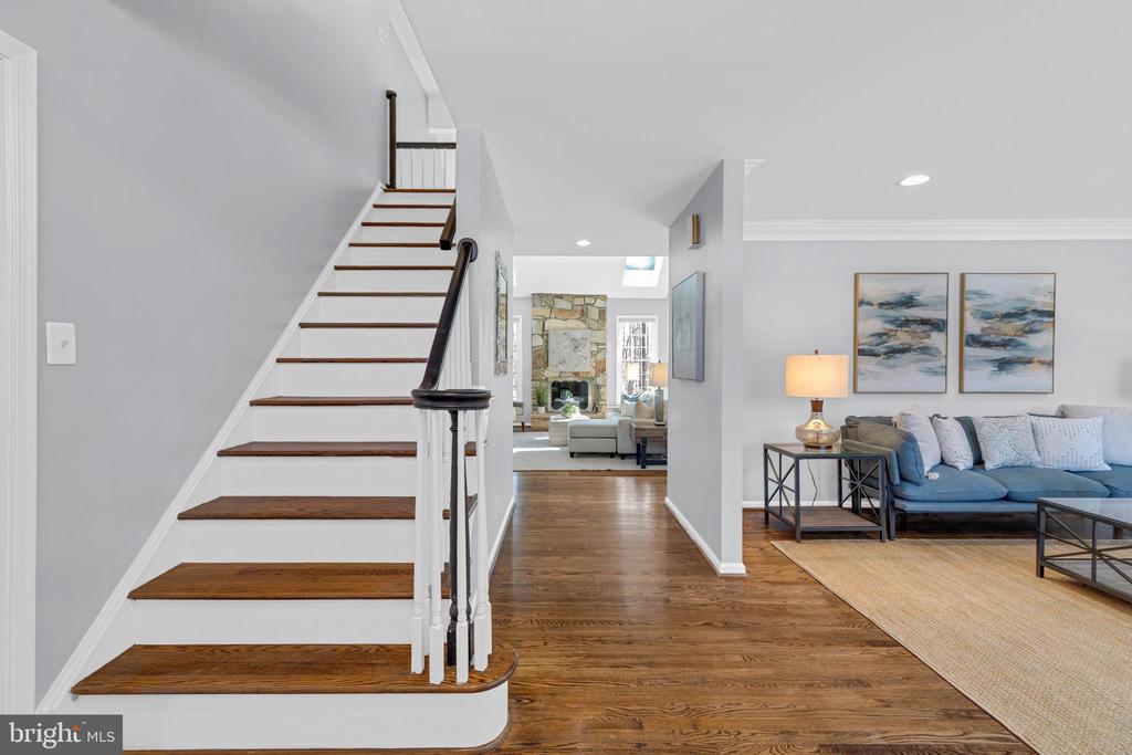 8661 CHASE GLEN CIRCLE