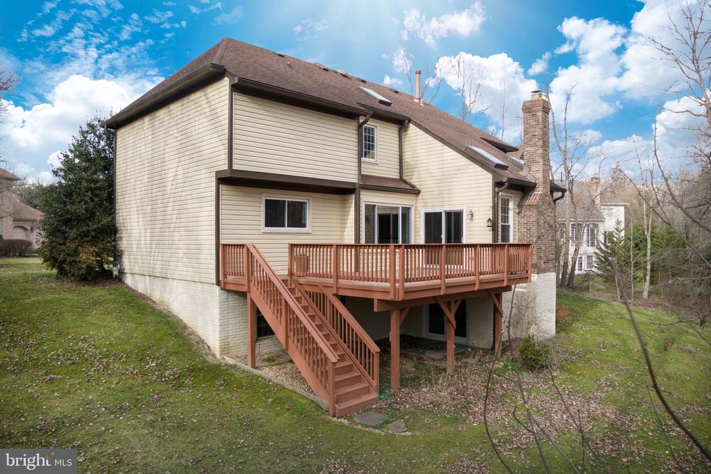 8661 CHASE GLEN CIRCLE