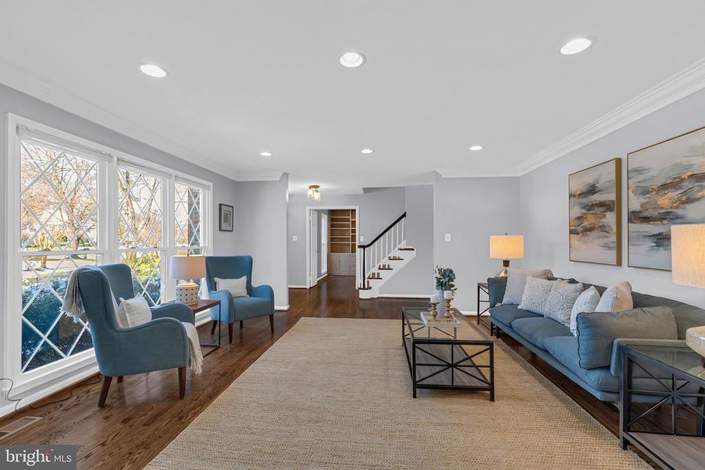 8661 CHASE GLEN CIRCLE