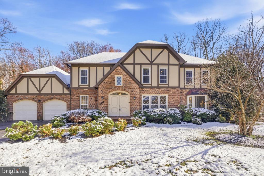 8661 CHASE GLEN CIRCLE