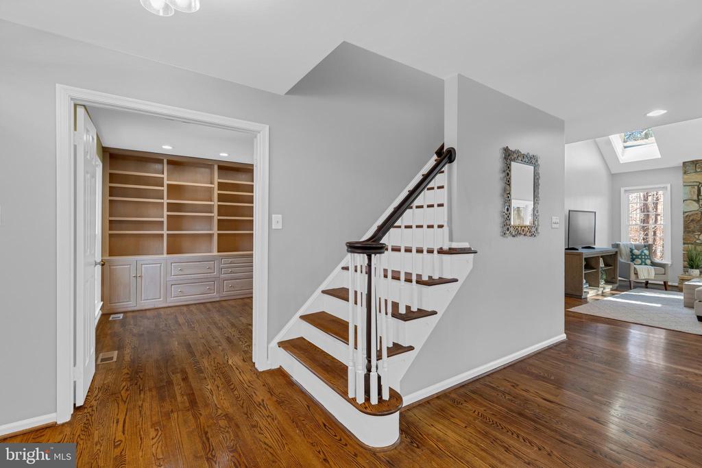8661 CHASE GLEN CIRCLE