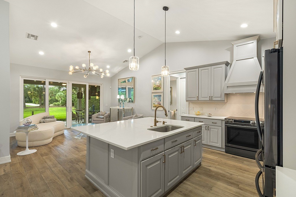 810 Carolina Circle SW