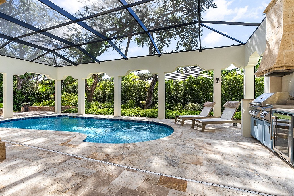 906 Seagrape Lane