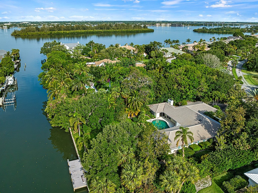 524 Bay Drive