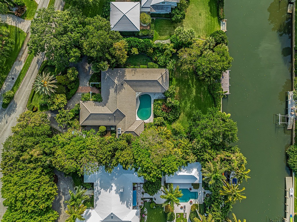 524 Bay Drive