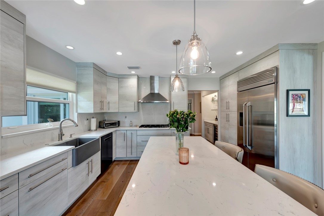 518 River Drive