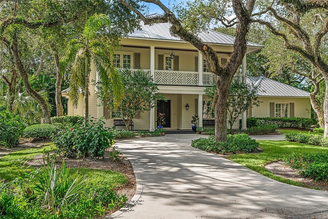 661 N Tomahawk Trail