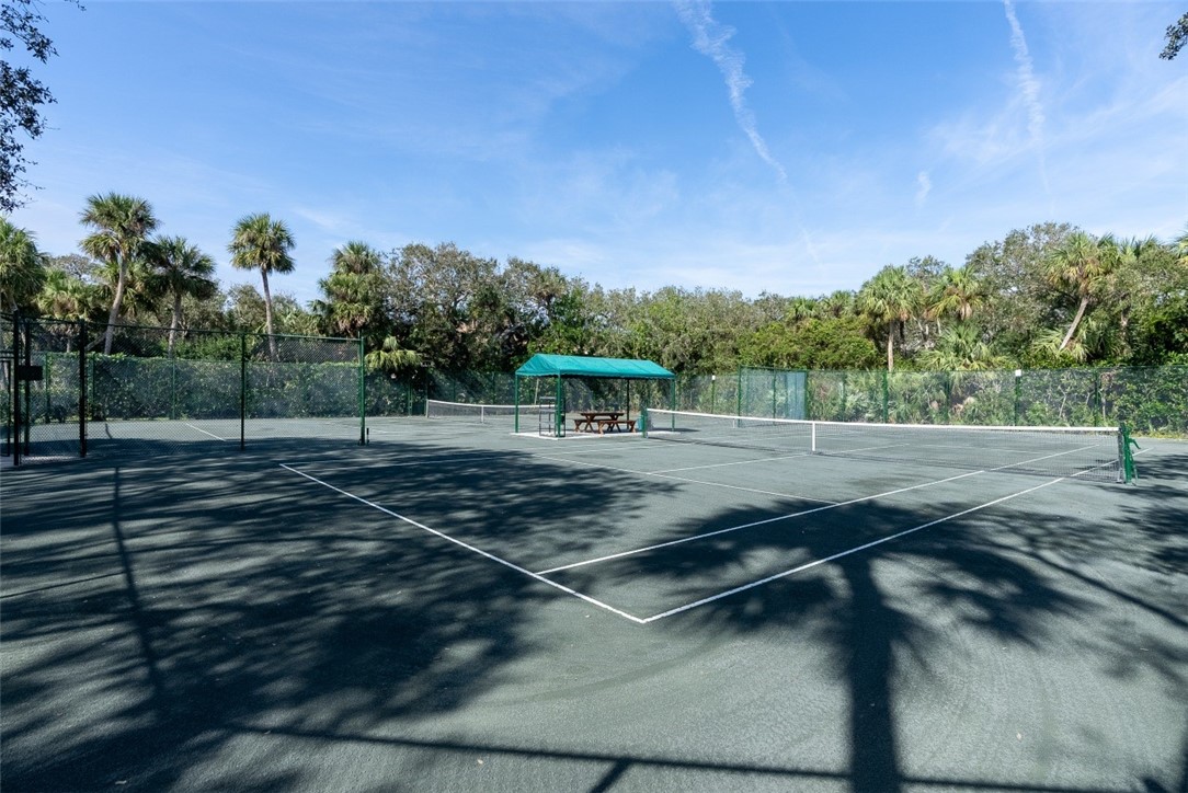 661 N Tomahawk Trail