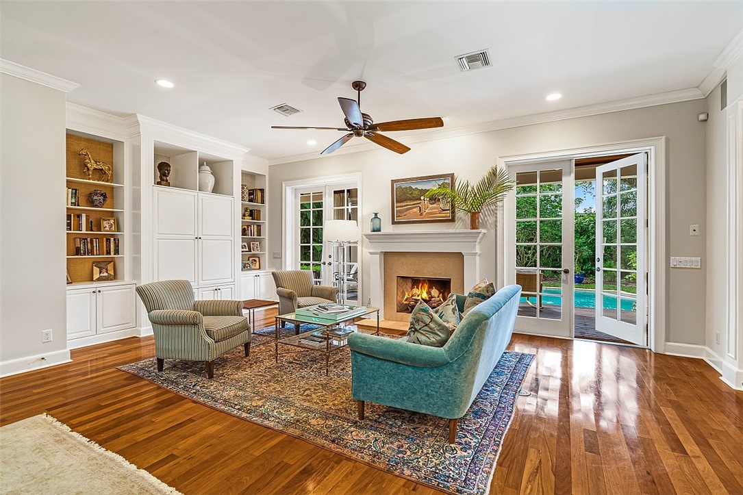 661 N Tomahawk Trail