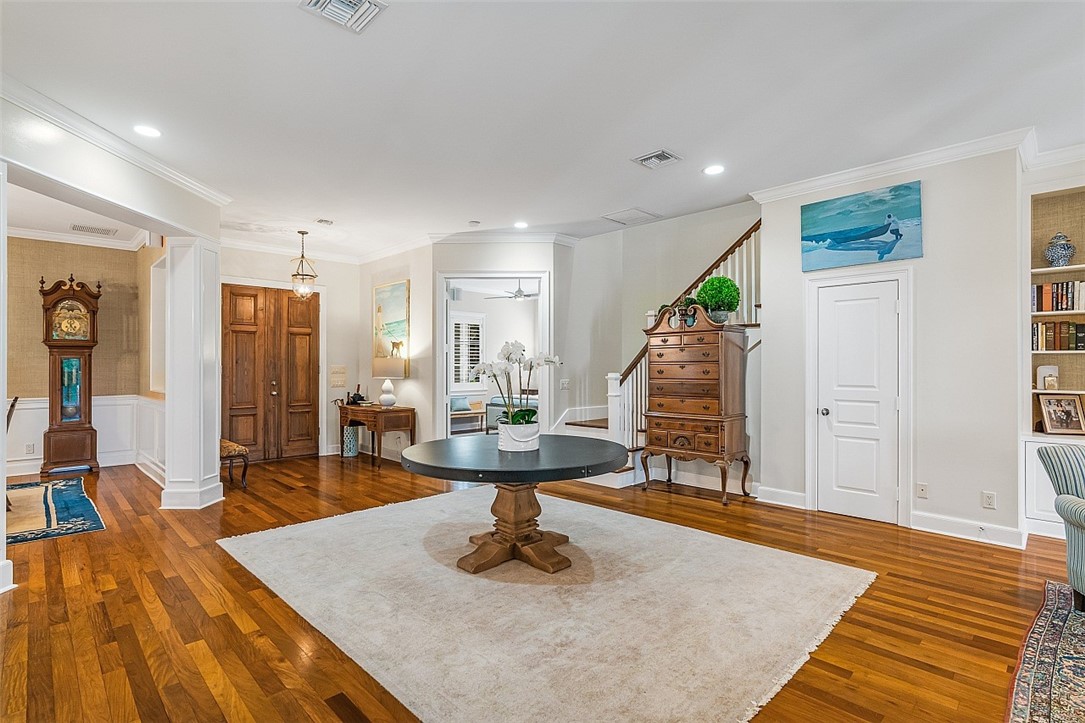 661 N Tomahawk Trail