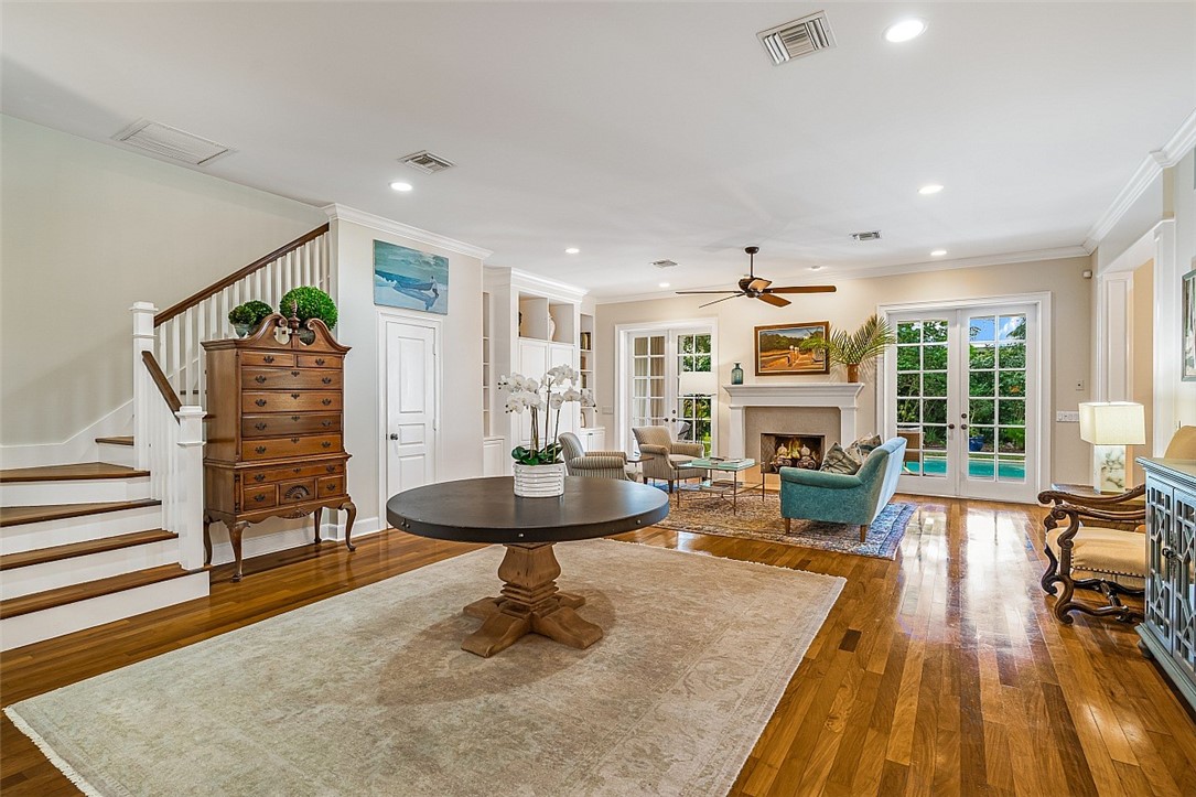 661 N Tomahawk Trail