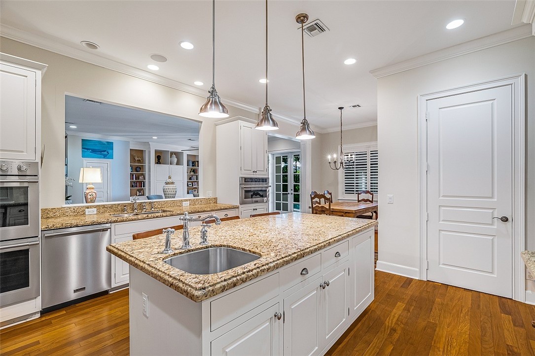 661 N Tomahawk Trail