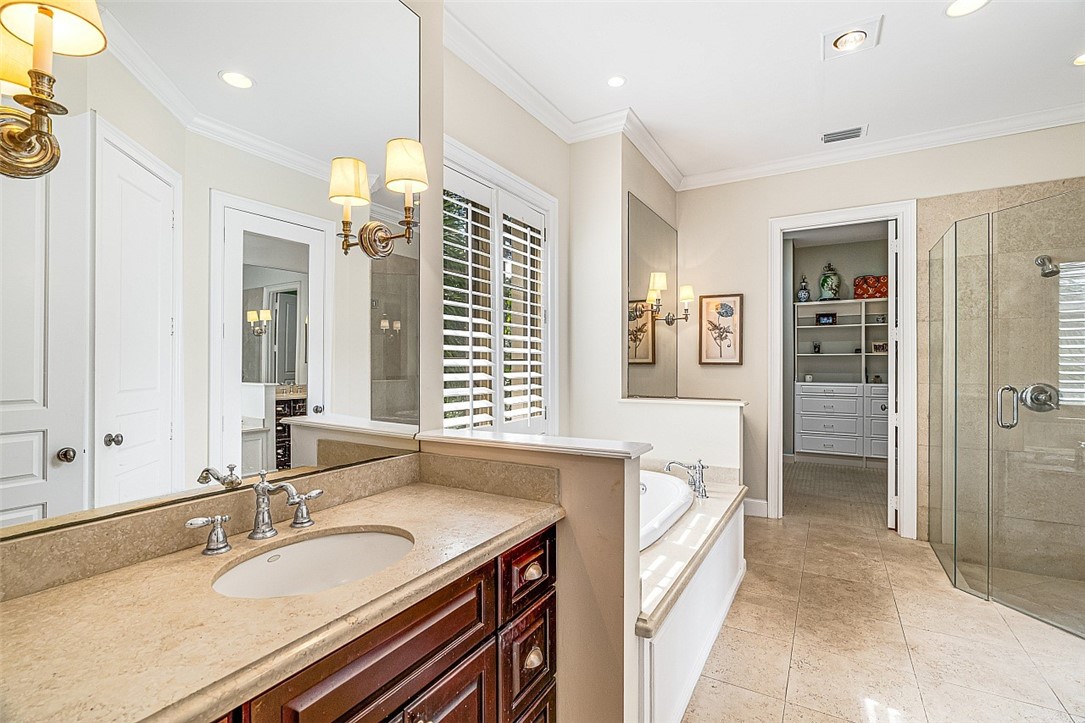 661 N Tomahawk Trail