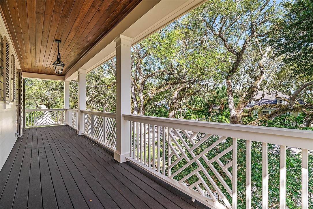 661 N Tomahawk Trail