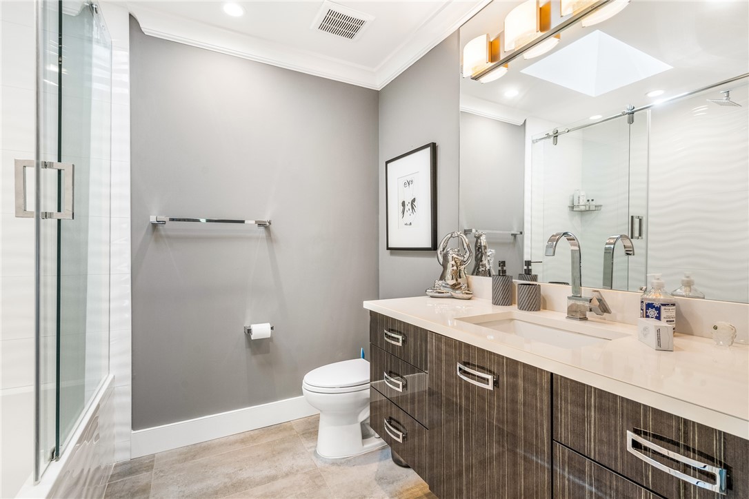 1495 Shorelands Drive E