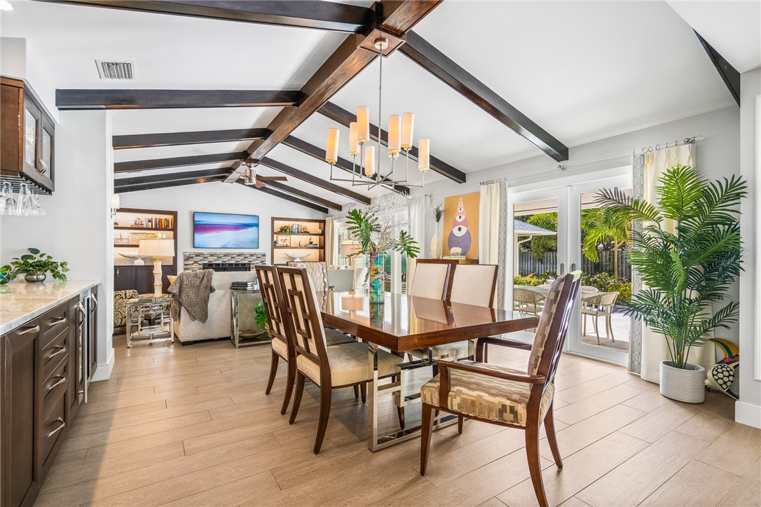 1495 Shorelands Drive E