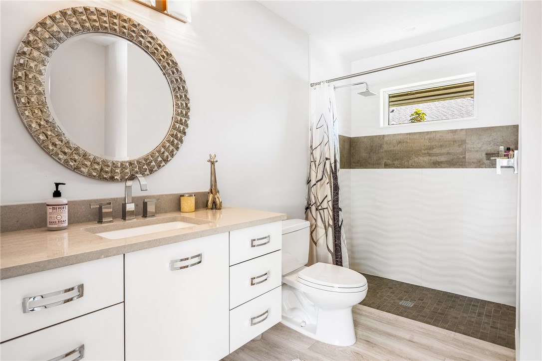 1495 Shorelands Drive E