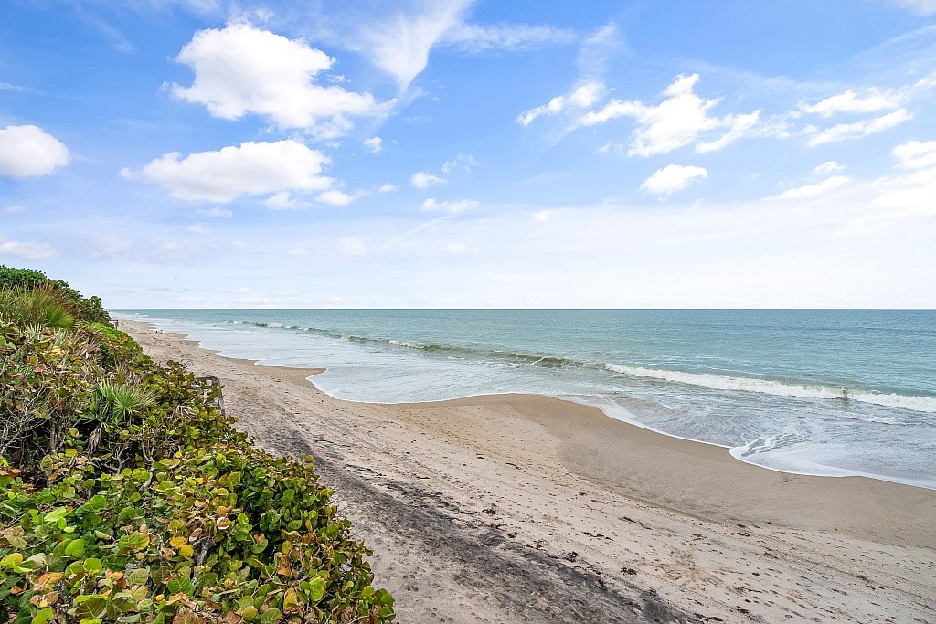 290 Bermuda Bay Lane