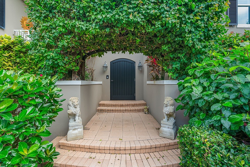 290 Bermuda Bay Lane