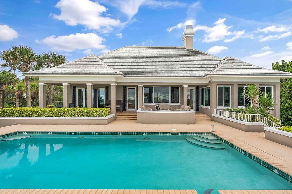 290 Bermuda Bay Lane