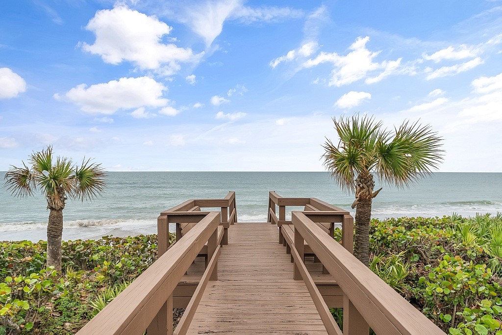 290 Bermuda Bay Lane