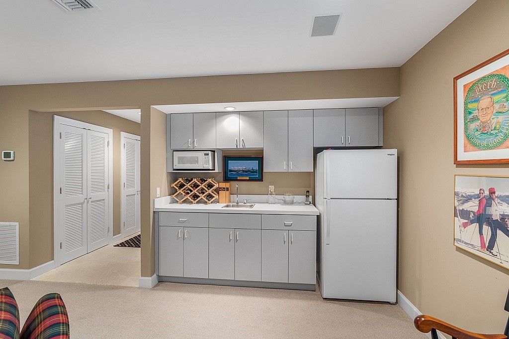 290 Bermuda Bay Lane