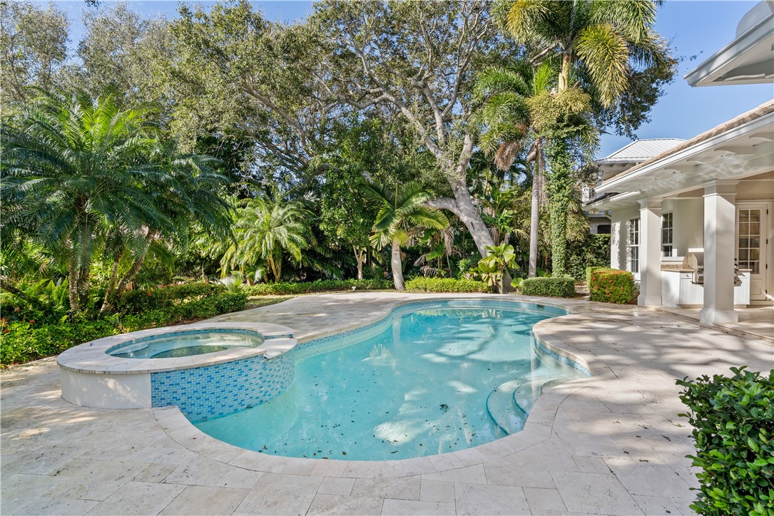 121 Palm Island Lane