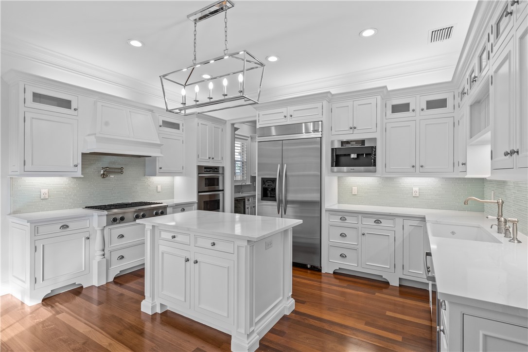 121 Palm Island Lane