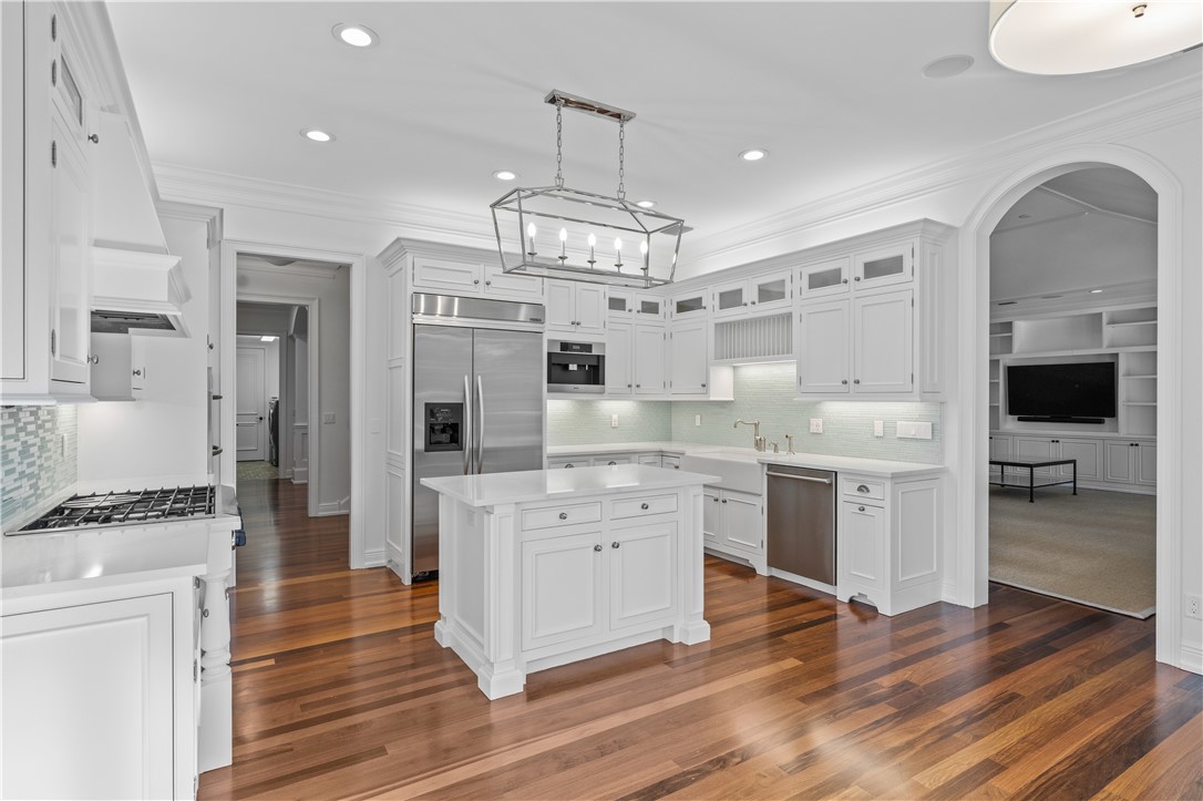 121 Palm Island Lane