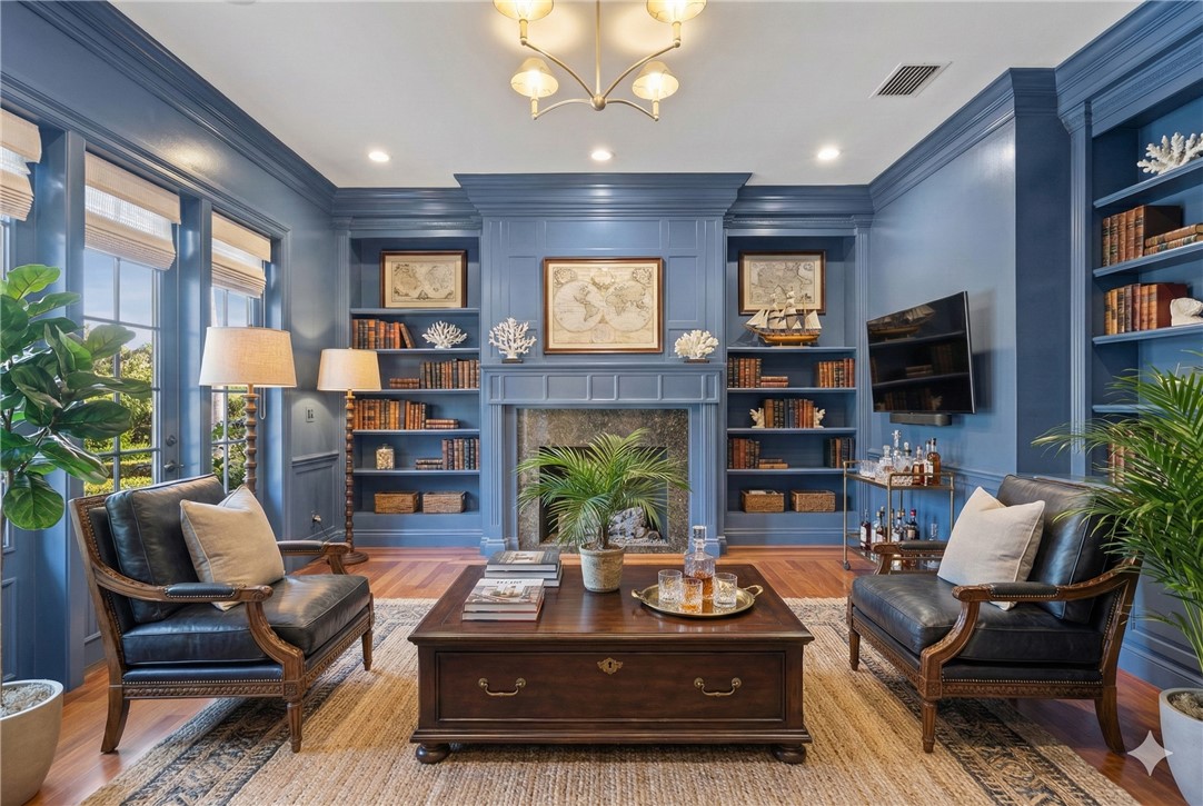 121 Palm Island Lane