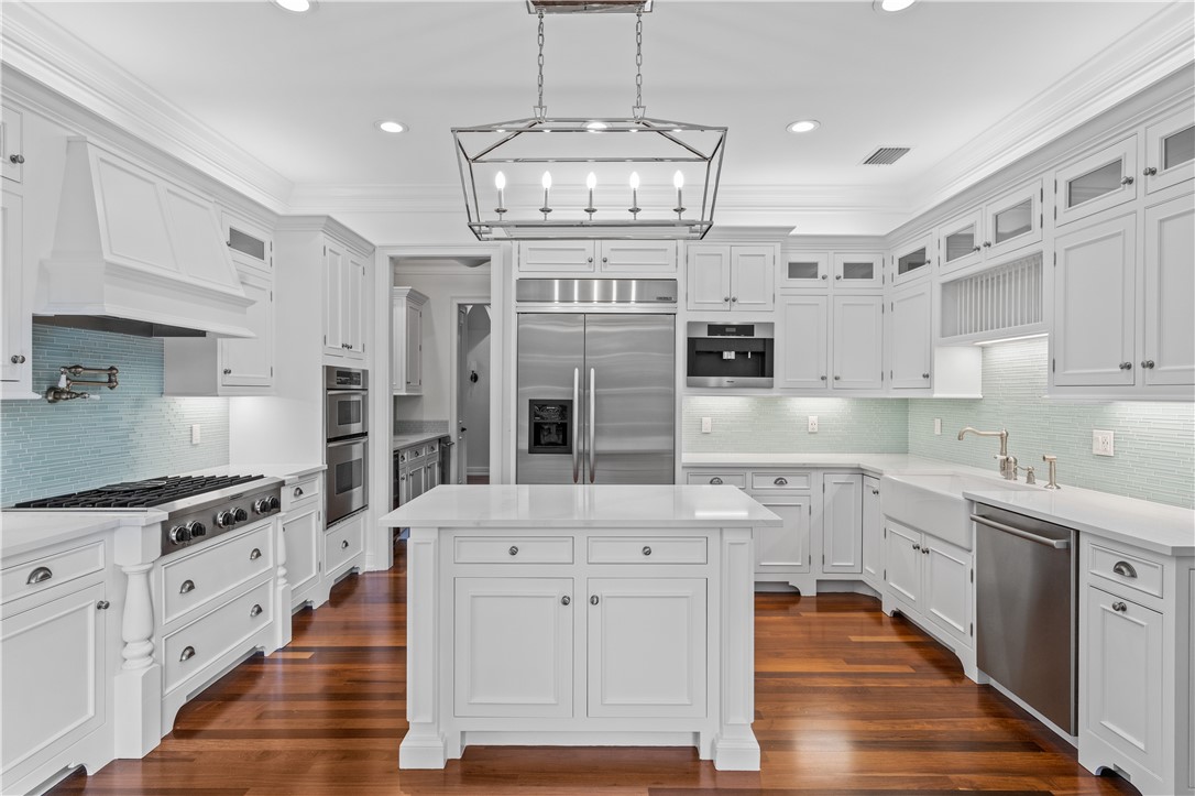121 Palm Island Lane