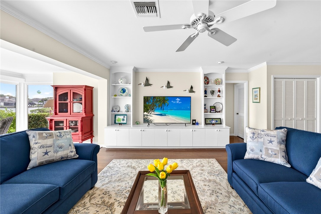 300 Harbour Drive 306A