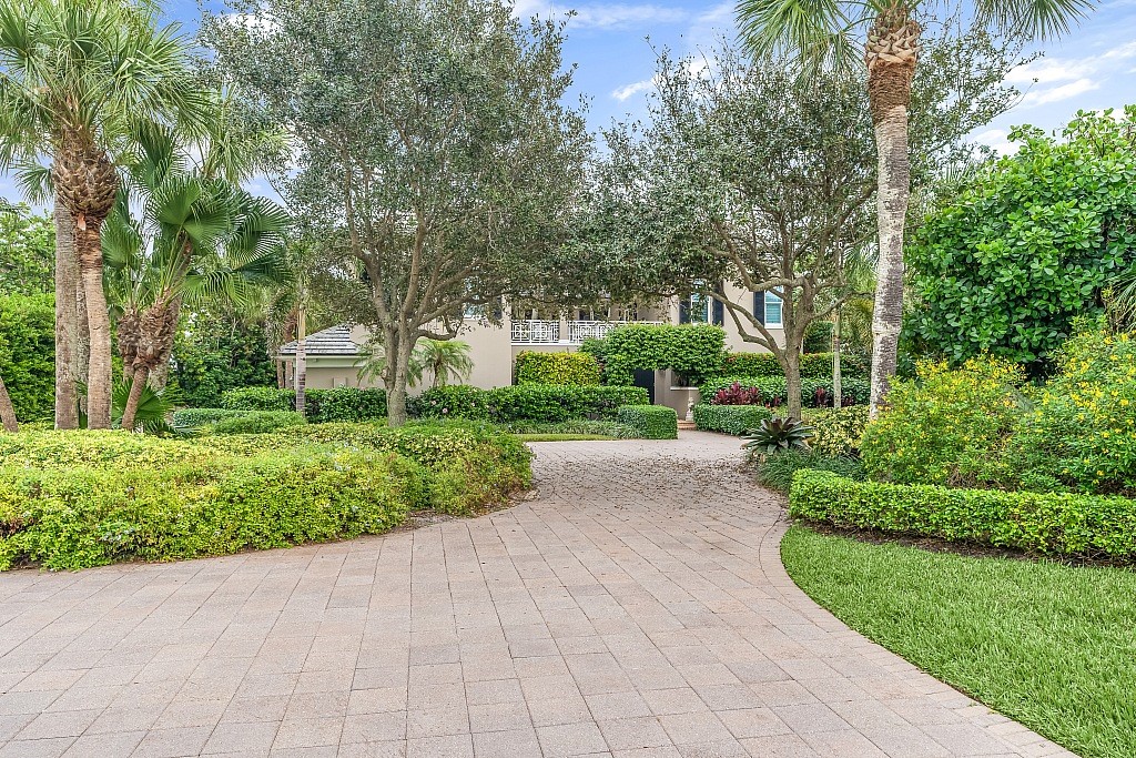 290 Bermuda Bay Lane