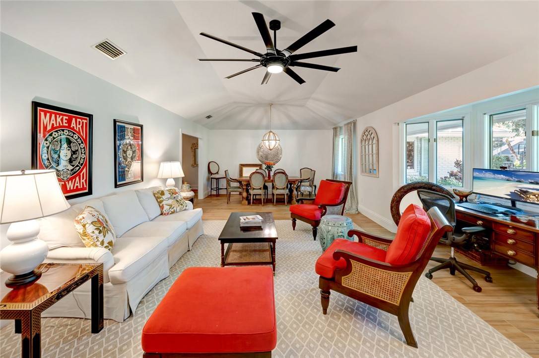 1024 Palmar De Ays Drive
