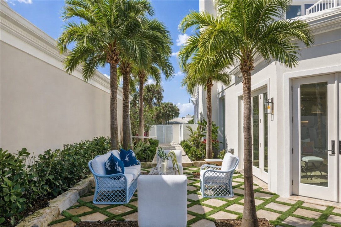 171 S Camelia Court