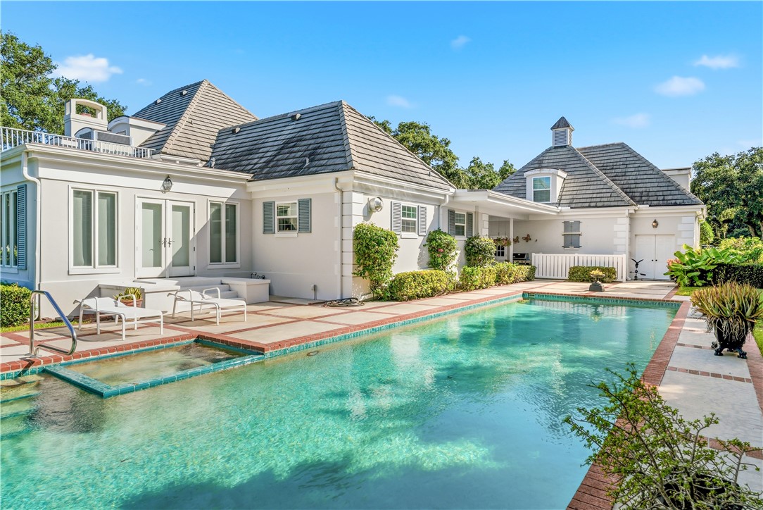 275 Coconut Palm Road