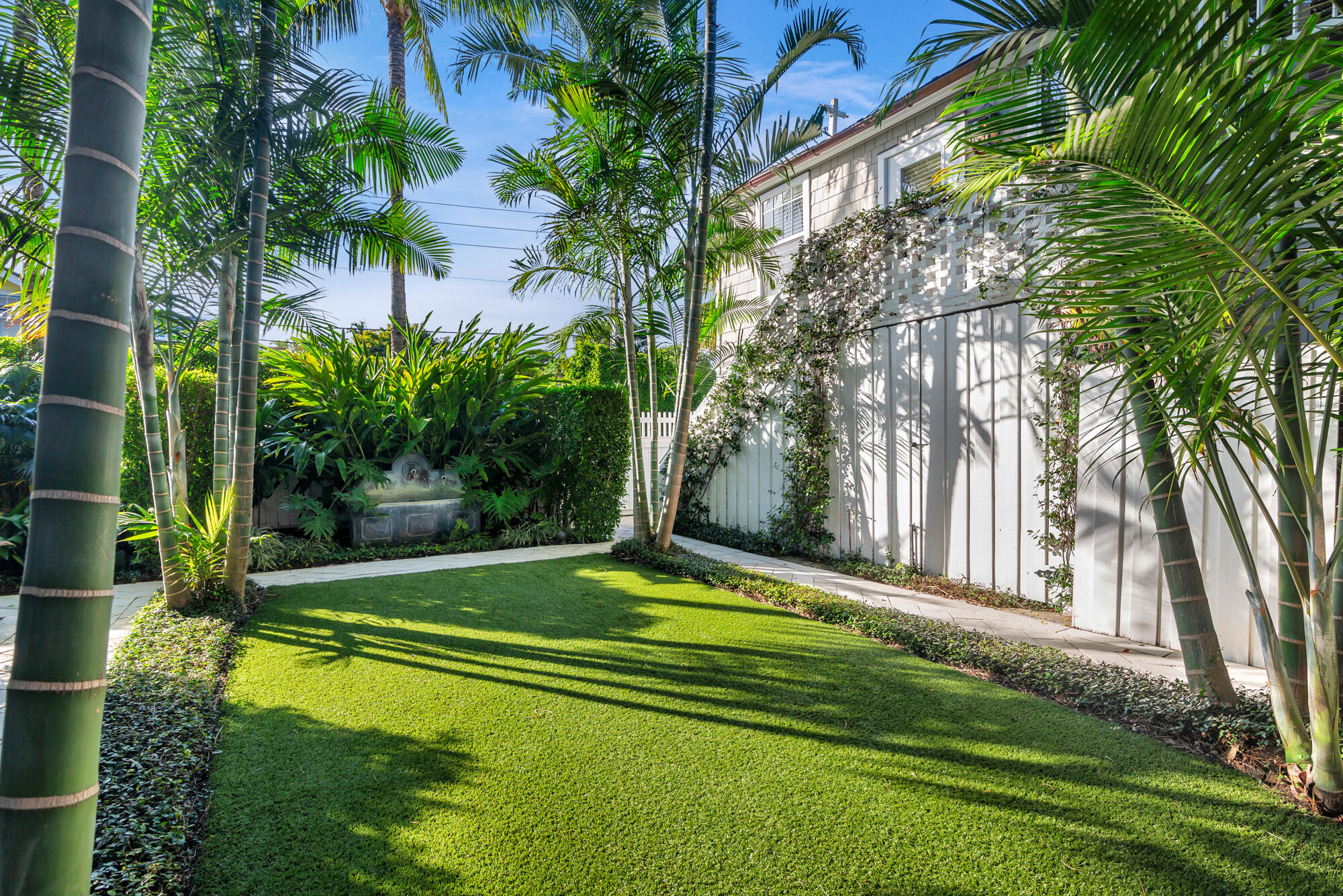 357 Seabreeze Avenue