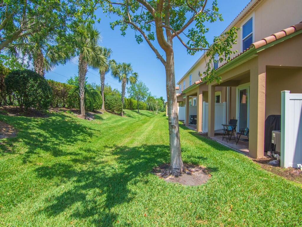 1073 Normandie Way